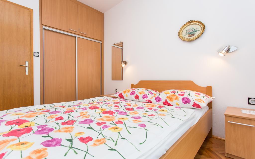 Apartments Lucija 巴斯卡 外观 照片